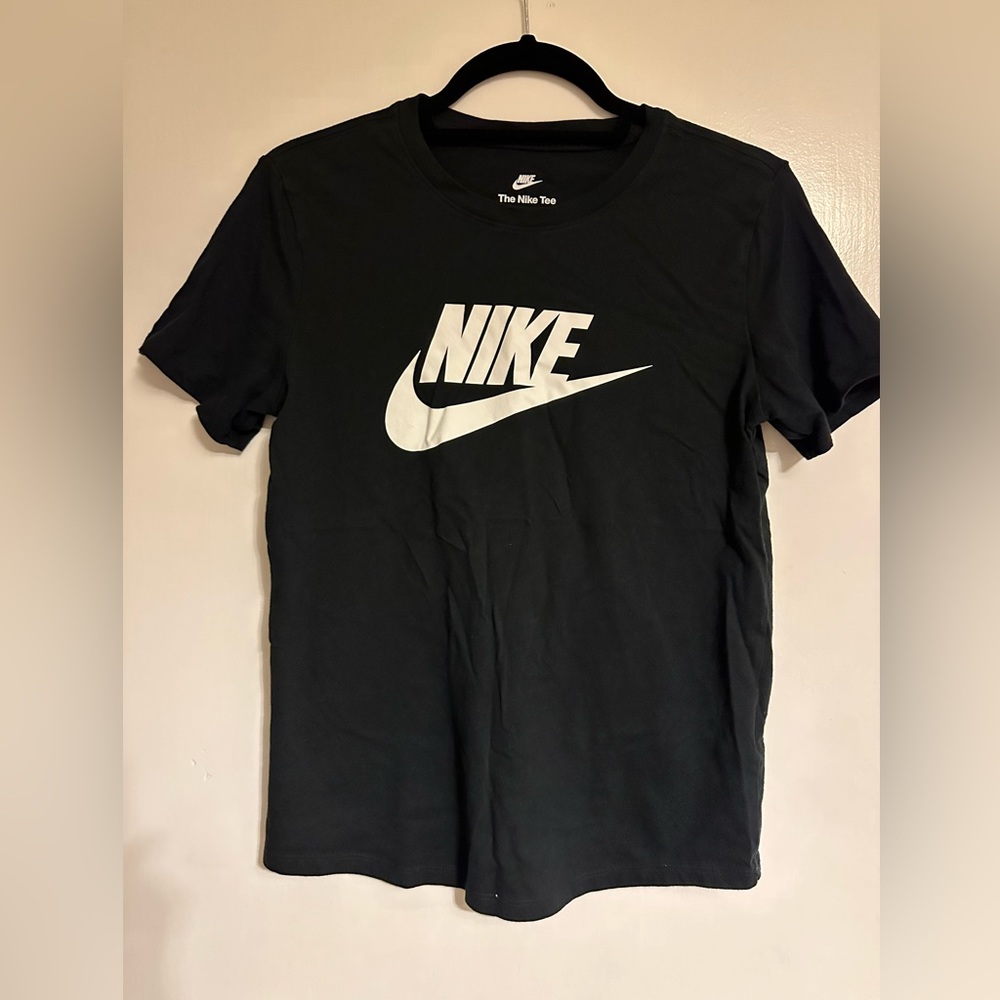 NIKE logo black tshirt